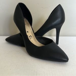 Black classic heels